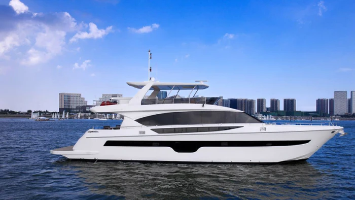 85 Feet yacht